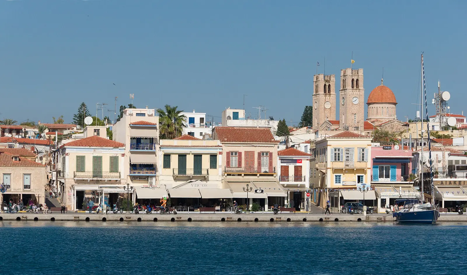 Hamnen i Aegina stad