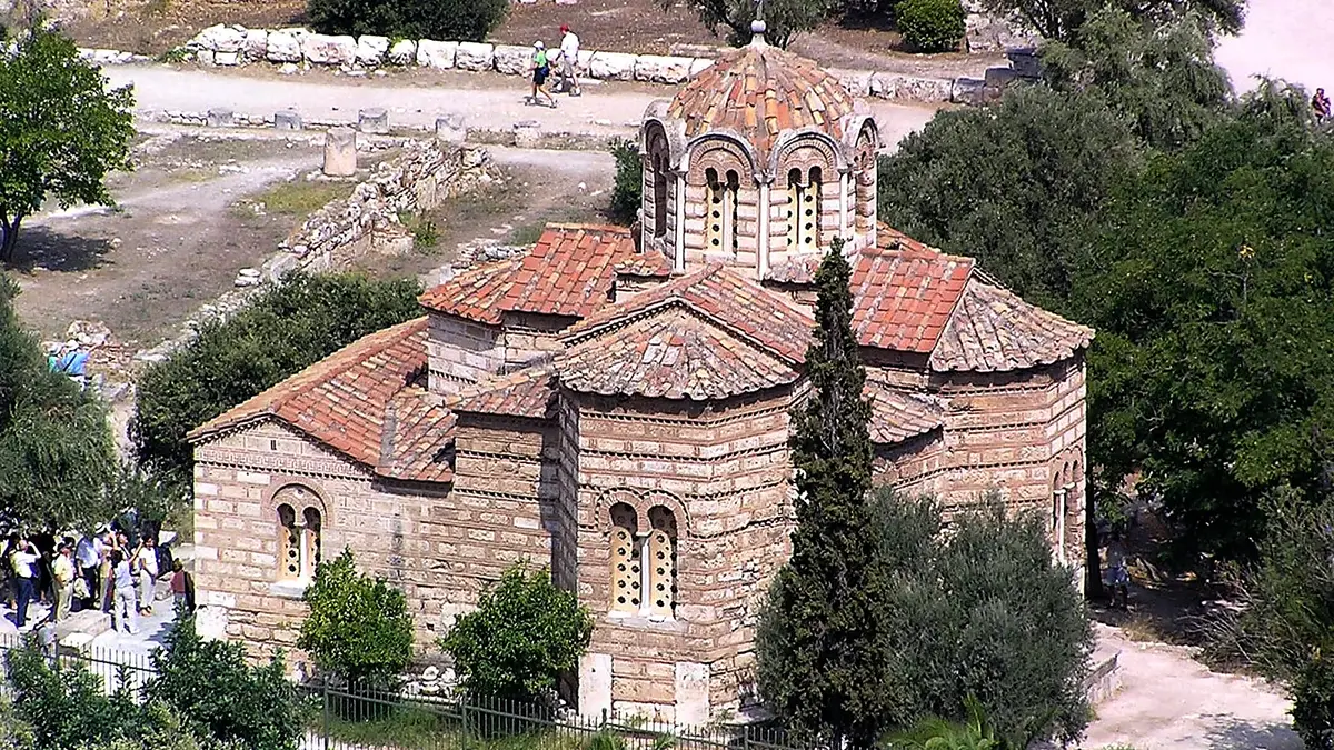 De heliga apostlarnas kyrka i den antika agoran i Aten.